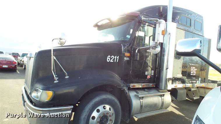 image for item DC2522 2007 International 9400i semi truck