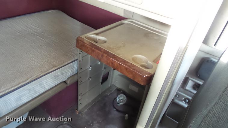 image for item DC2522 2007 International 9400i semi truck