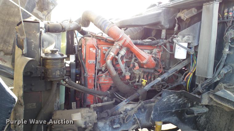 image for item DC2522 2007 International 9400i semi truck