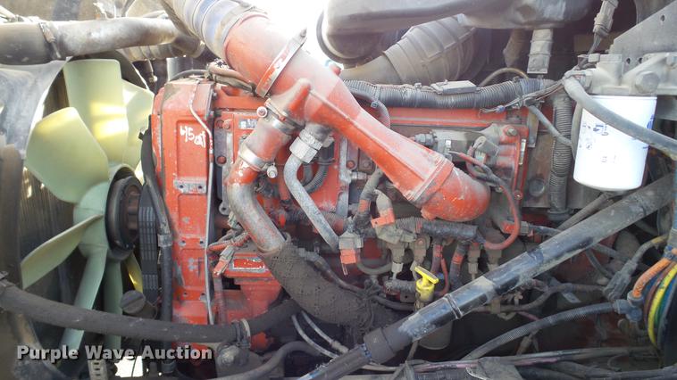 image for item DC2522 2007 International 9400i semi truck