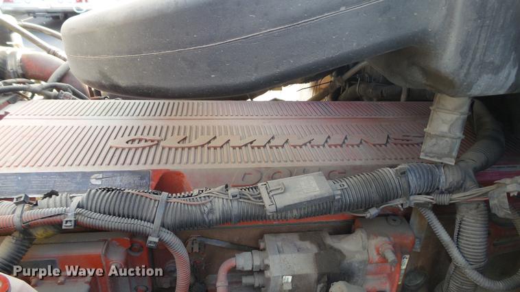 image for item DC2522 2007 International 9400i semi truck