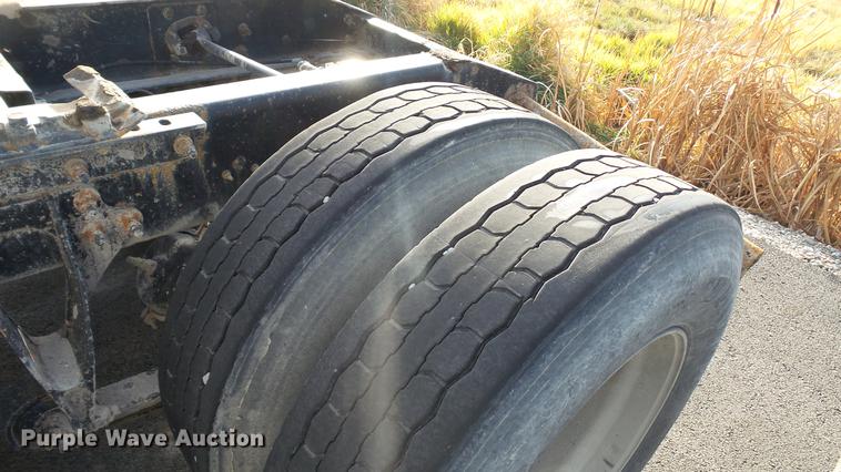 image for item DC2522 2007 International 9400i semi truck