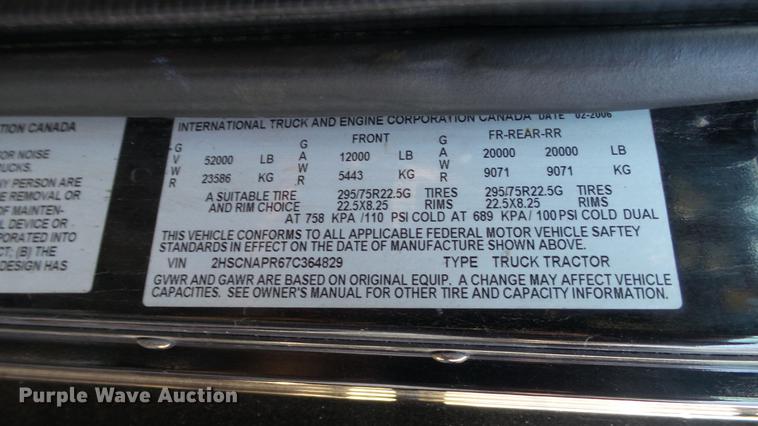 image for item DC2522 2007 International 9400i semi truck