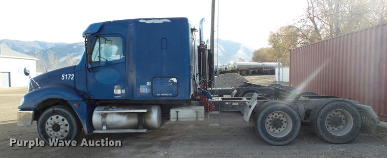 image for item DC2523 2006 Freightliner Columbia semi truck