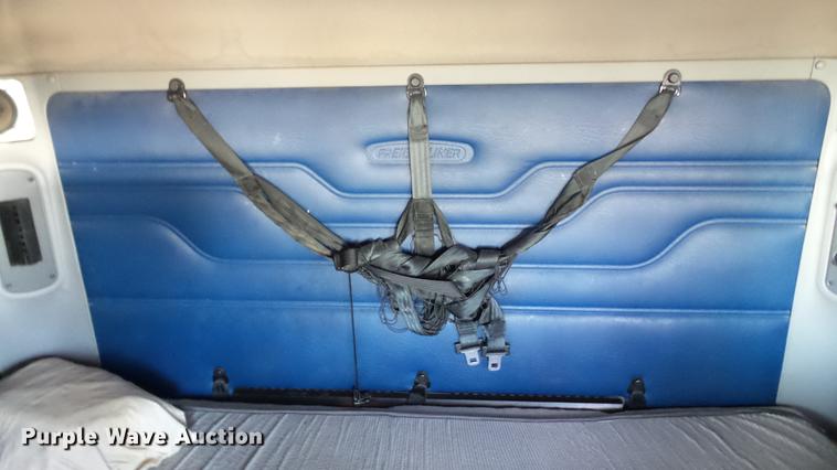 image for item DC2523 2006 Freightliner Columbia semi truck