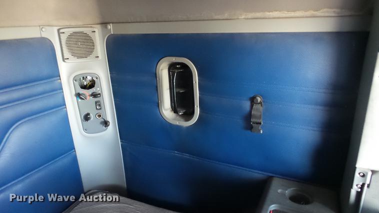 image for item DC2523 2006 Freightliner Columbia semi truck