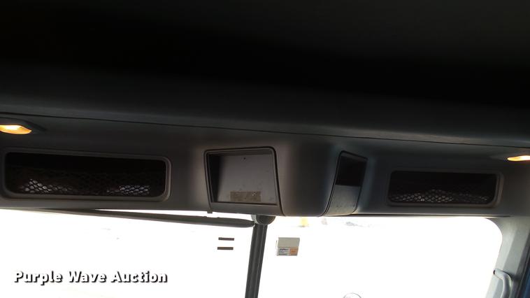 image for item DC2523 2006 Freightliner Columbia semi truck