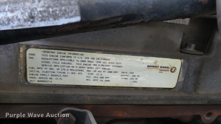 image for item DC2523 2006 Freightliner Columbia semi truck