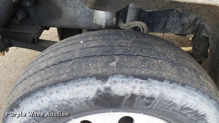 image for item DC2523 2006 Freightliner Columbia semi truck