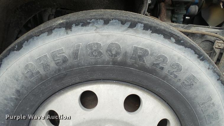 image for item DC2523 2006 Freightliner Columbia semi truck