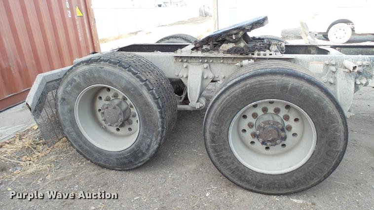 image for item DC2523 2006 Freightliner Columbia semi truck