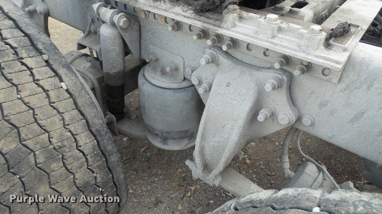 image for item DC2523 2006 Freightliner Columbia semi truck