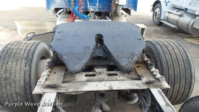 image for item DC2523 2006 Freightliner Columbia semi truck