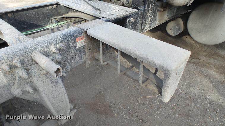 image for item DC2523 2006 Freightliner Columbia semi truck