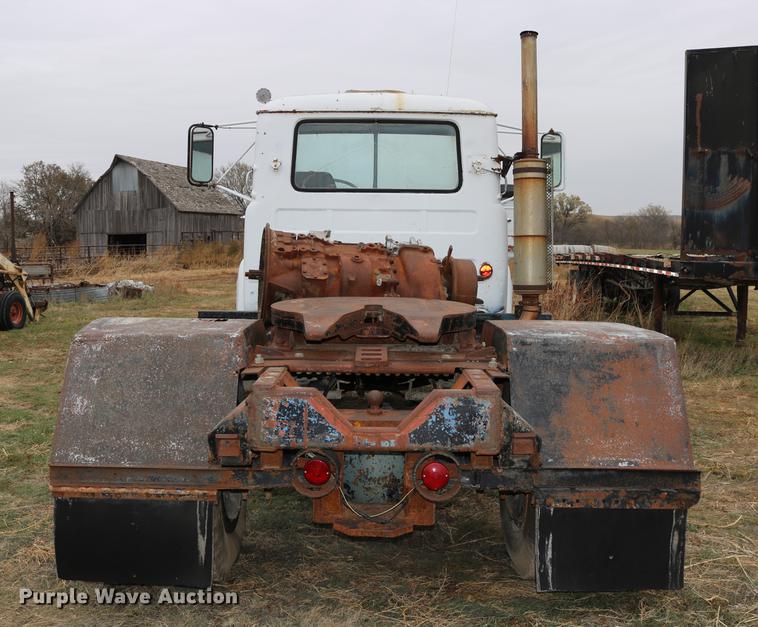 image for item DC3730 1966 Mack R609 semi truck