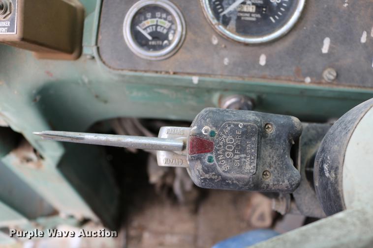 image for item DC3730 1966 Mack R609 semi truck