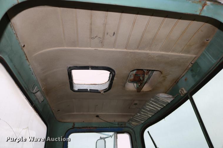 image for item DC3730 1966 Mack R609 semi truck