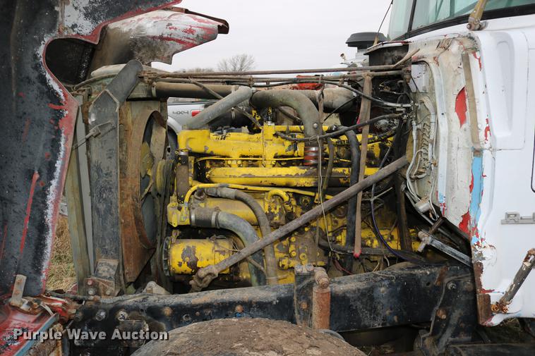 image for item DC3730 1966 Mack R609 semi truck