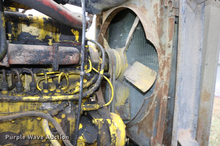 image for item DC3730 1966 Mack R609 semi truck