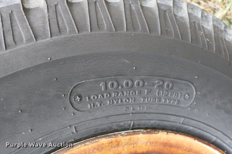 image for item DC3730 1966 Mack R609 semi truck