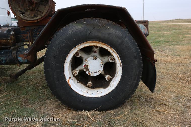 image for item DC3730 1966 Mack R609 semi truck