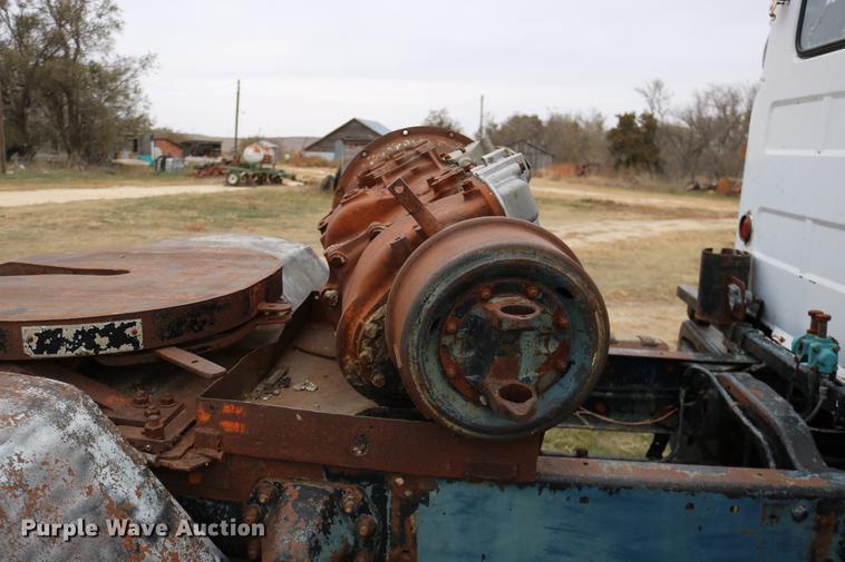 image for item DC3730 1966 Mack R609 semi truck