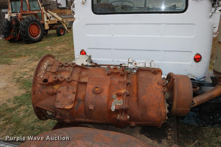 image for item DC3730 1966 Mack R609 semi truck