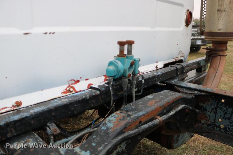 image for item DC3730 1966 Mack R609 semi truck