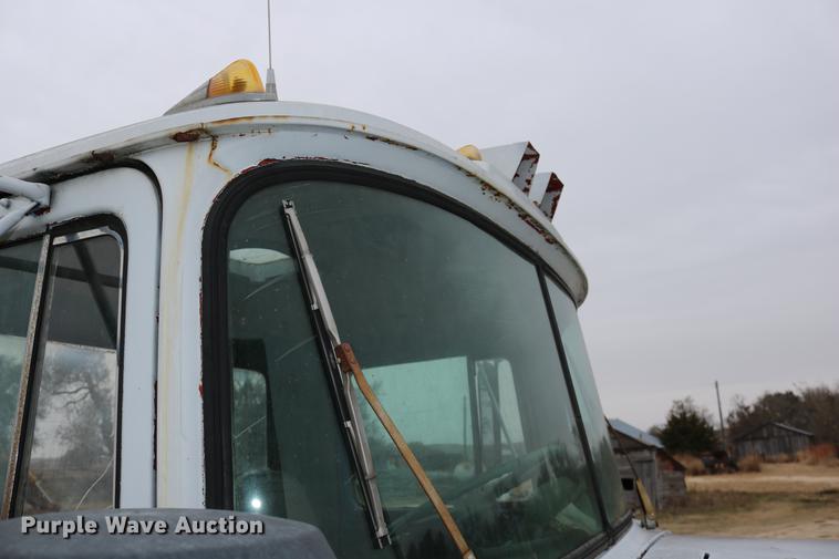 image for item DC3730 1966 Mack R609 semi truck