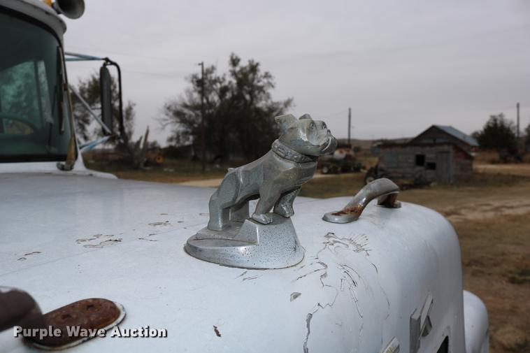 image for item DC3730 1966 Mack R609 semi truck