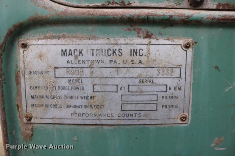 image for item DC3730 1966 Mack R609 semi truck