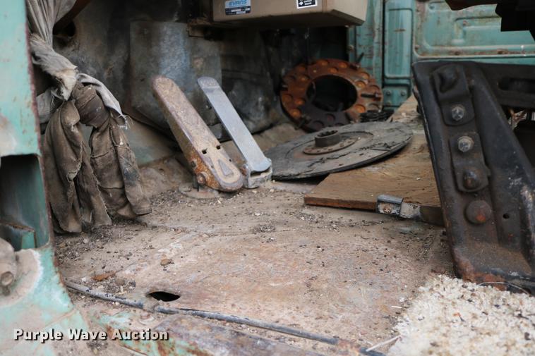 image for item DC3730 1966 Mack R609 semi truck