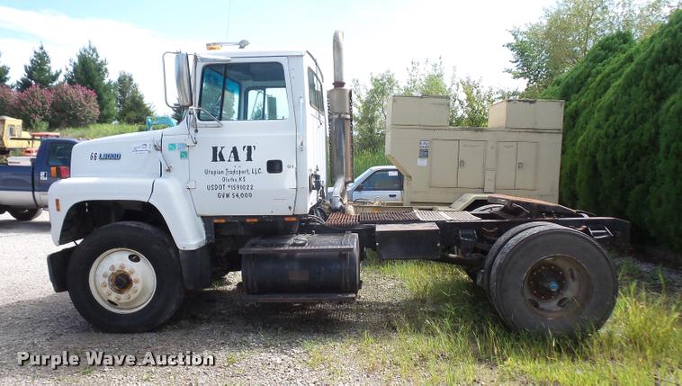 image for item DC5405 1991 Ford L9000 semi truck