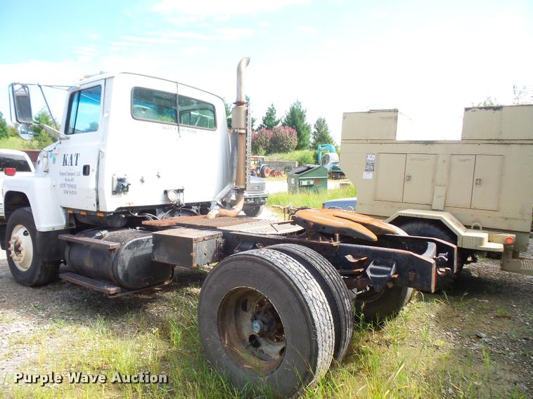 image for item DC5405 1991 Ford L9000 semi truck
