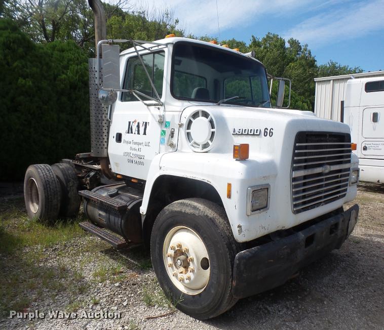 image for item DC5405 1991 Ford L9000 semi truck