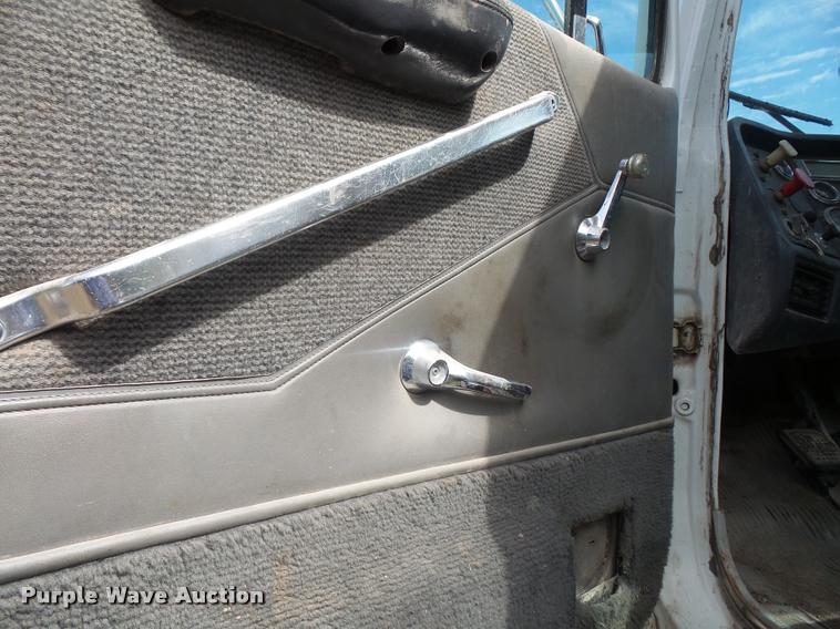 image for item DC5405 1991 Ford L9000 semi truck