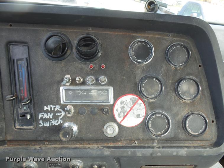 image for item DC5405 1991 Ford L9000 semi truck