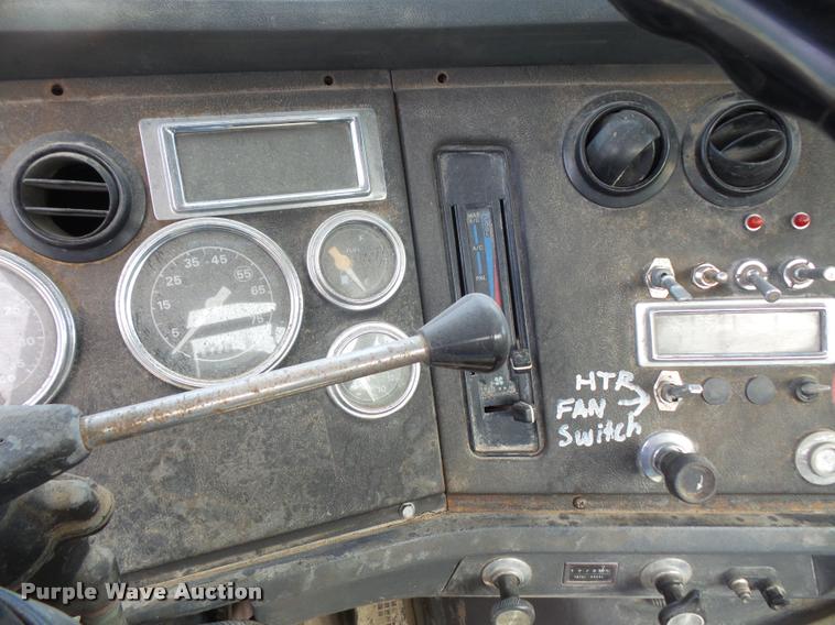 image for item DC5405 1991 Ford L9000 semi truck