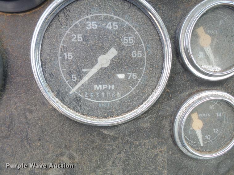 image for item DC5405 1991 Ford L9000 semi truck