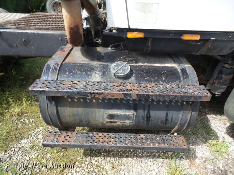 image for item DC5405 1991 Ford L9000 semi truck