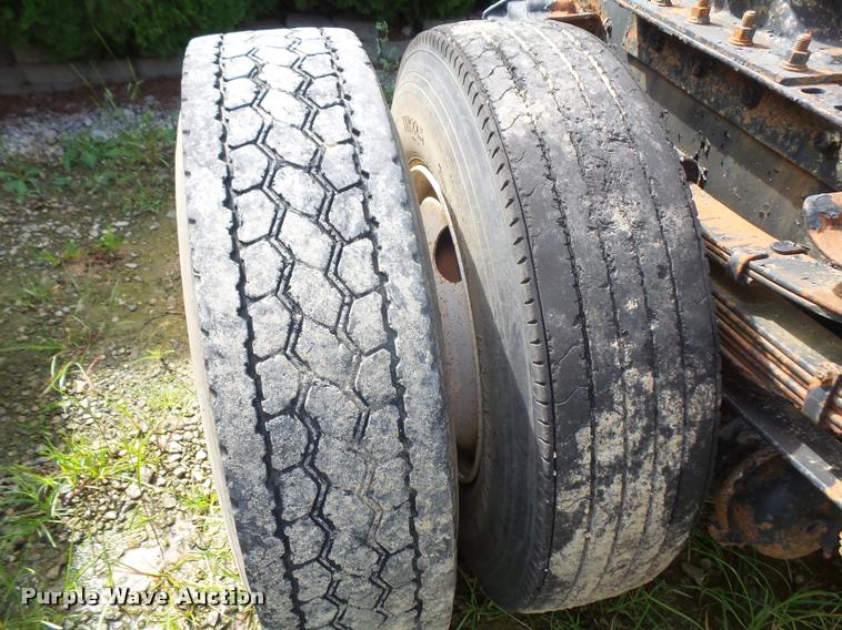 image for item DC5405 1991 Ford L9000 semi truck