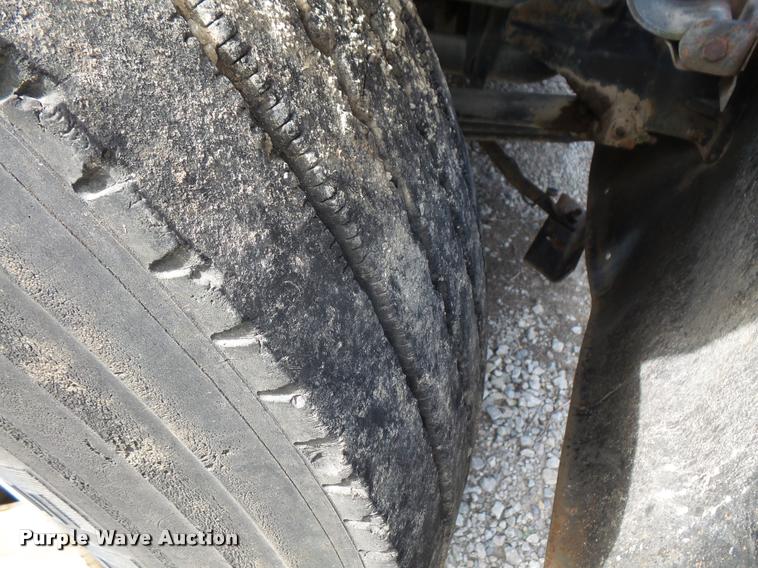 image for item DC5405 1991 Ford L9000 semi truck