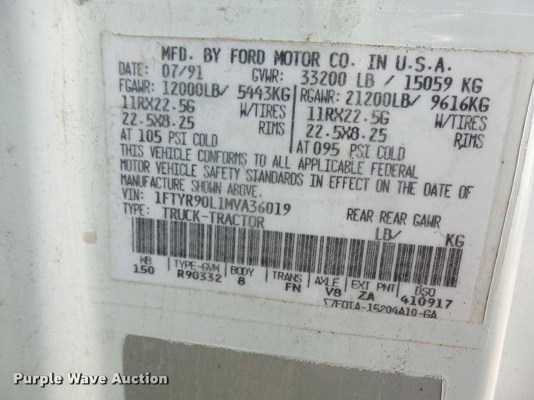 image for item DC5405 1991 Ford L9000 semi truck