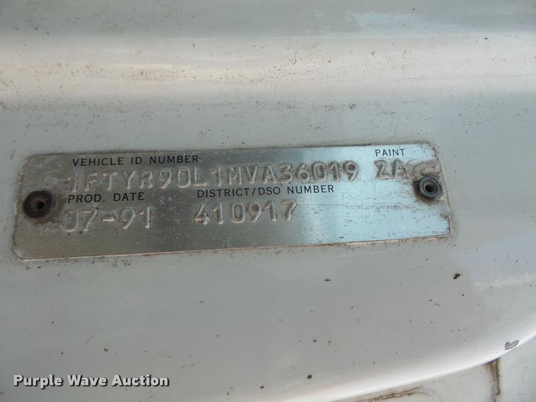 image for item DC5405 1991 Ford L9000 semi truck