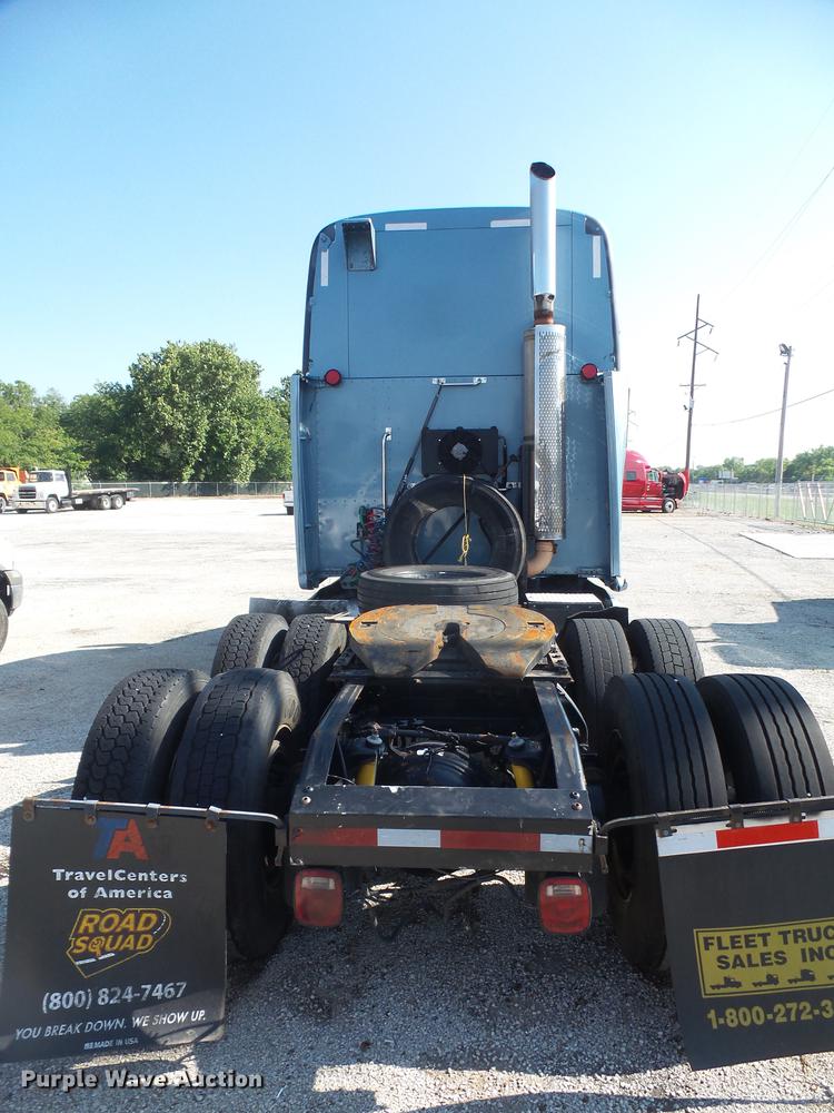 image for item DC5437 2010 Peterbilt 387 semi truck