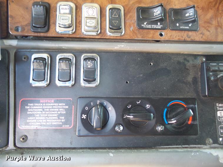 image for item DC5437 2010 Peterbilt 387 semi truck