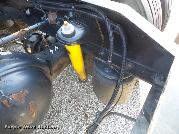 image for item DC5437 2010 Peterbilt 387 semi truck