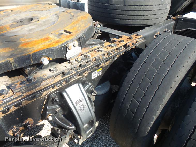 image for item DC5437 2010 Peterbilt 387 semi truck