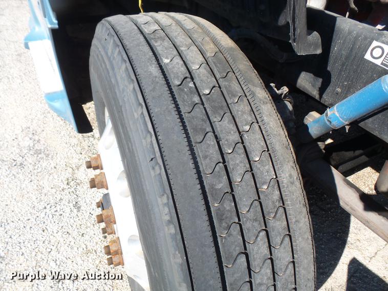 image for item DC5437 2010 Peterbilt 387 semi truck