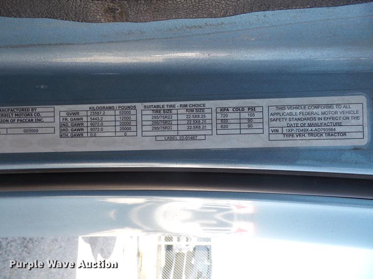 image for item DC5437 2010 Peterbilt 387 semi truck